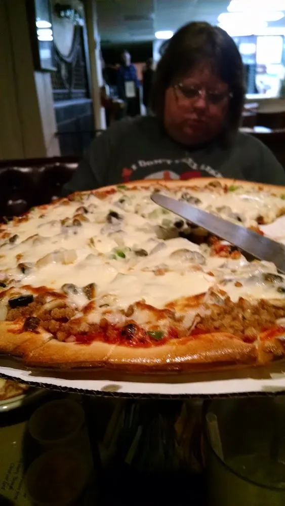 10 Pounder Pizza